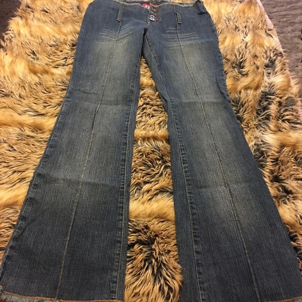 Zana-di low rise fray detailed jeans NWOT 5